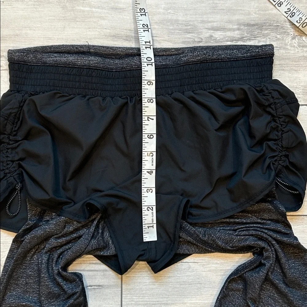 Athleta Go Getter 2-in-1 Knicker Shorts Over Capri leggings size medium